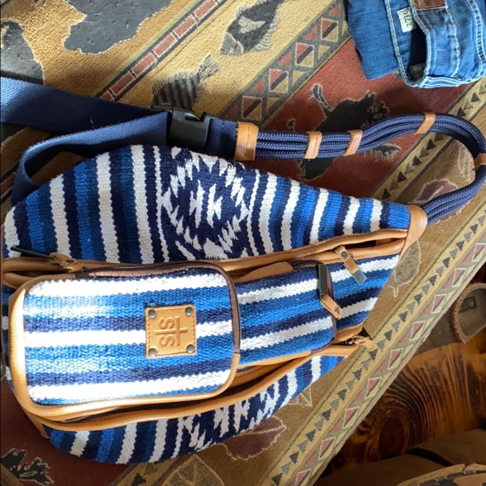 Sling purse